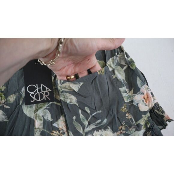 Chaser CW7348 Women Sz M Elephant Cloud Wash Heirloom Woven Ruffle Hem Short $75 - Picture 9 of 9